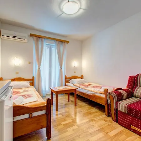 Guest house Pansion Glory 3*
